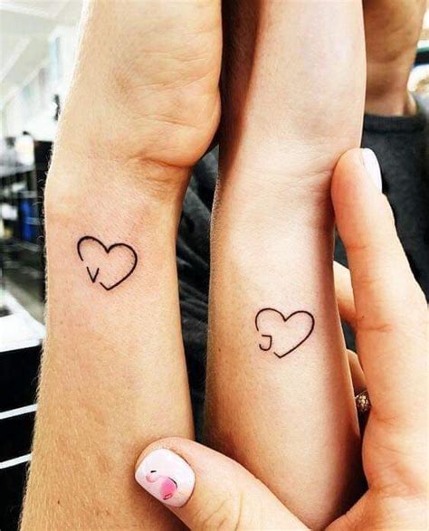 tatuajes de pareja pequeños